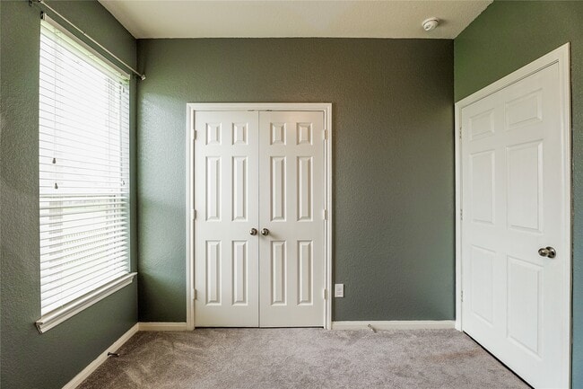 Building Photo - 6011 Watford Bend