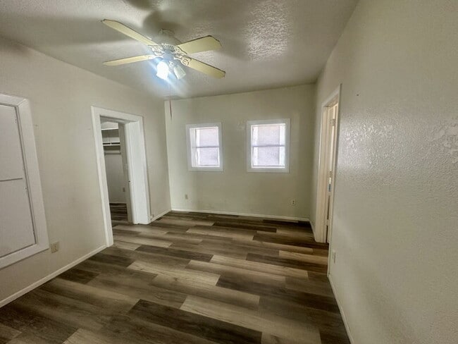 Building Photo - 495 N Phoenix St