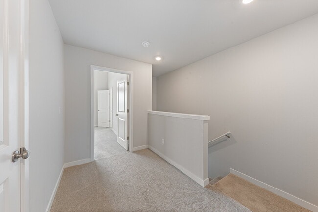 Building Photo - Newly Constructed 3 bedroom, 2.5 Bathroom home with luxury finishes!