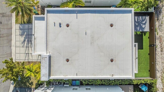 Building Photo - 10373 NW 68th Terrace