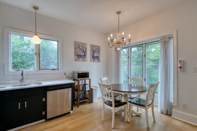Building Photo - Cozy Apartment in Premium Christiansburg Area