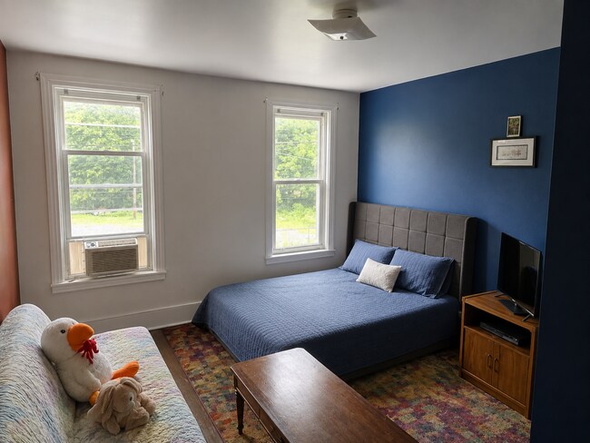 Building Photo - 2 Bedroom Single Family Home in Columbia!