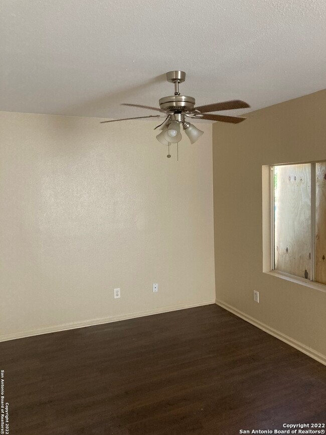Building Photo - 1606 Alametos-