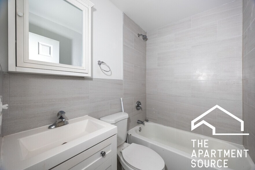 Building Photo - 3801 N Pine Grove Ave