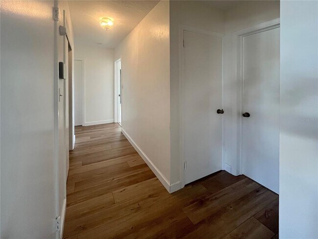 Building Photo - 5908 Murdock Ave