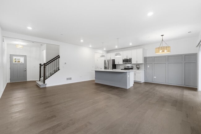 Building Photo - 2666 Martini St