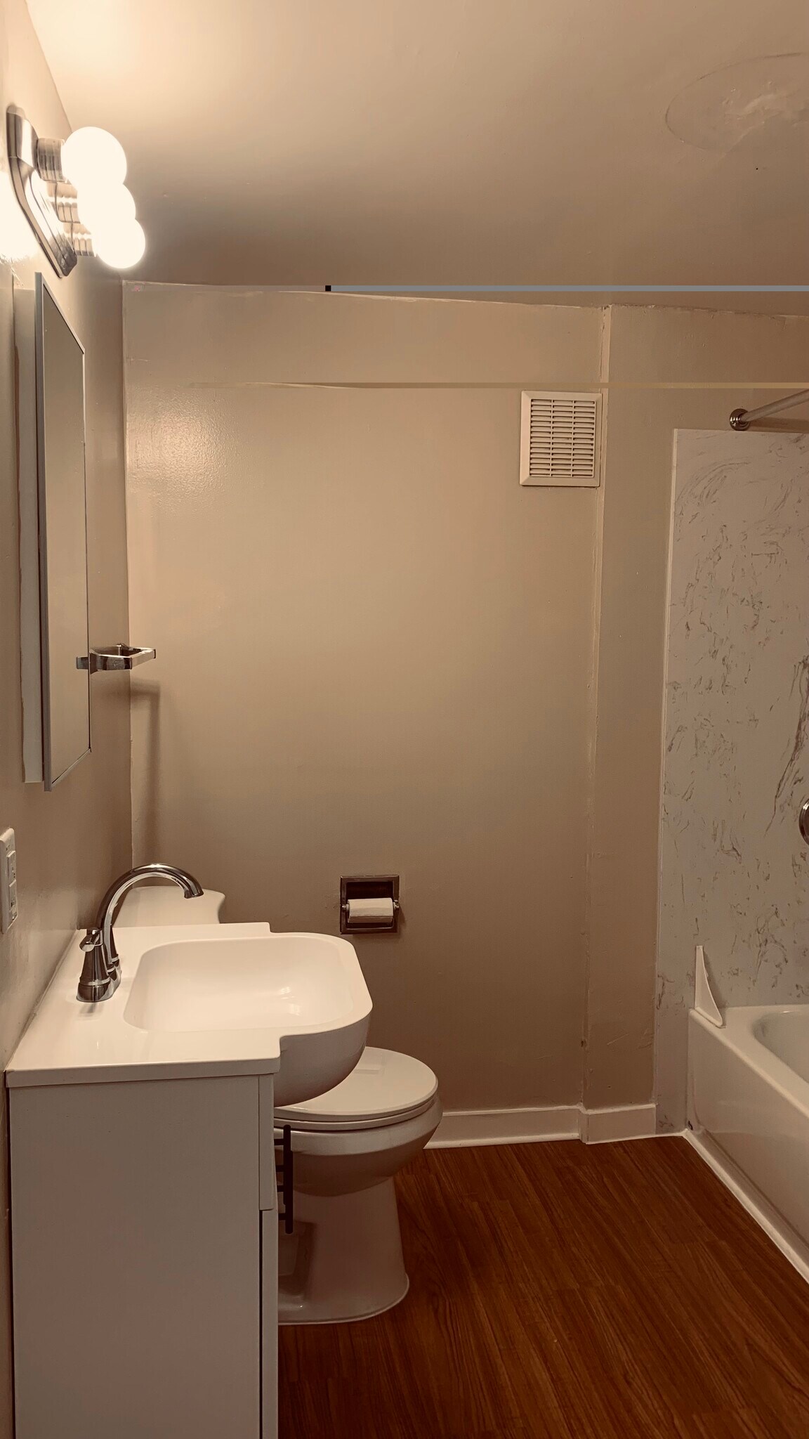 Building Photo - 2047 20th Ave