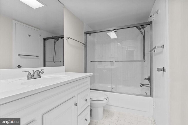 Building Photo - 1325 18th St NW