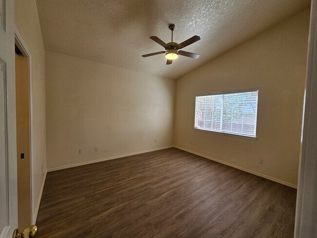 Building Photo - 8543 Murrelet Dr NE