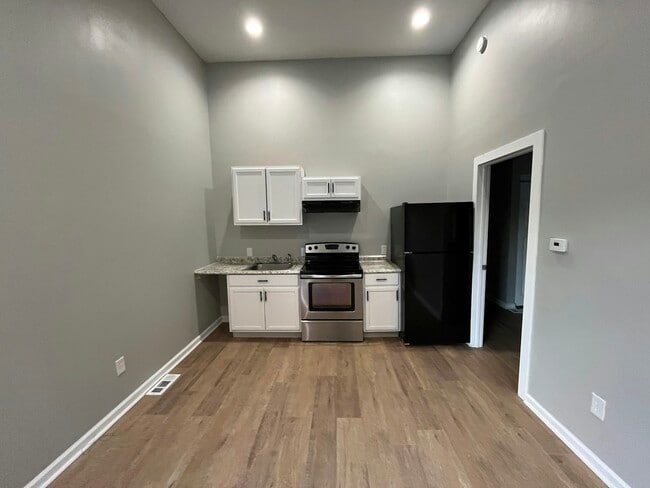 Building Photo - 1518 Howard St