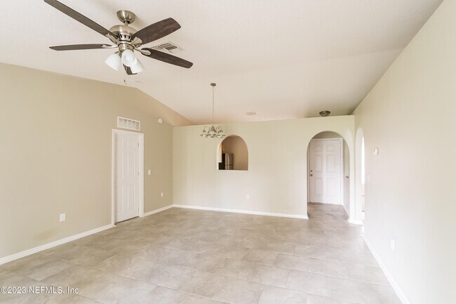 Building Photo - 3214 Garden Acres Ct E