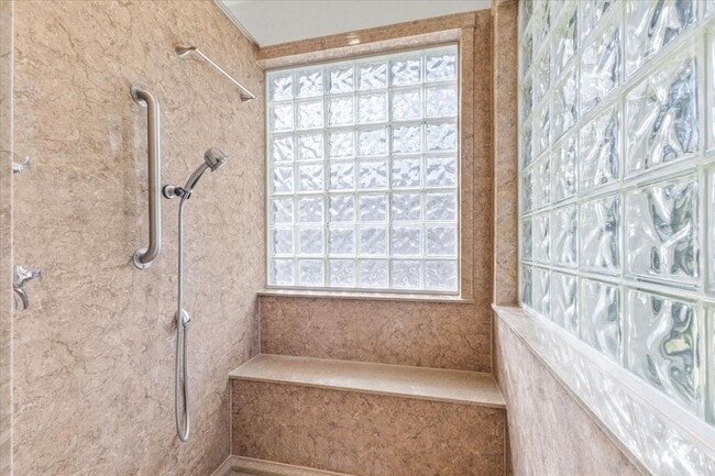 Building Photo - 9406 Laurel Wind Ct