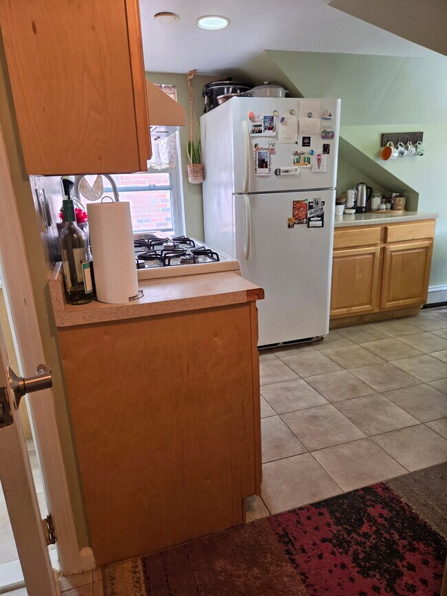 Building Photo - Saint Pauls Avenue, Cliffside Park, NJ 07010 - 1 BR 1 BA multi-family home