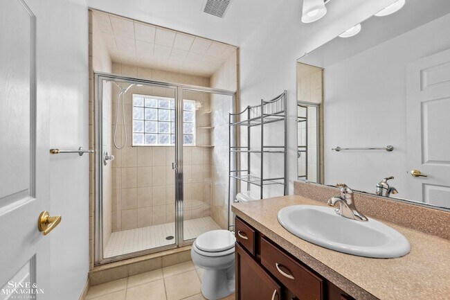 Building Photo - 904 Trombley Rd