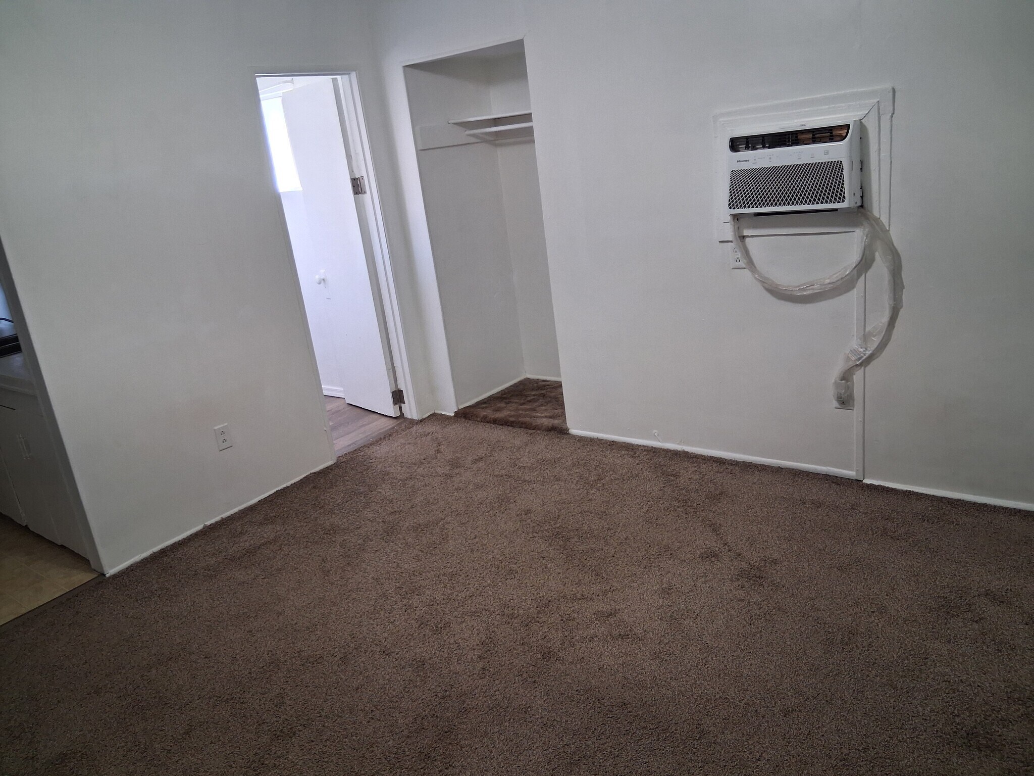 Building Photo - 3550 W 3rd St