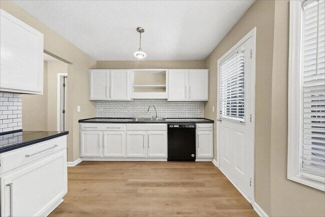 Building Photo - 4704 Courtside Pl