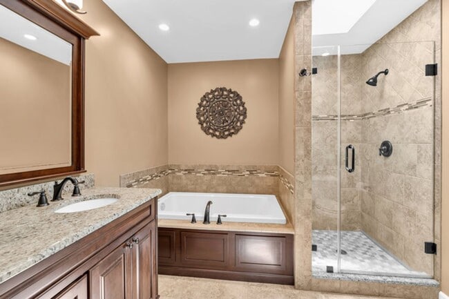 Building Photo - Private Cul-de-Sac Living: 4BR Home with Pool & Geothermal HVAC