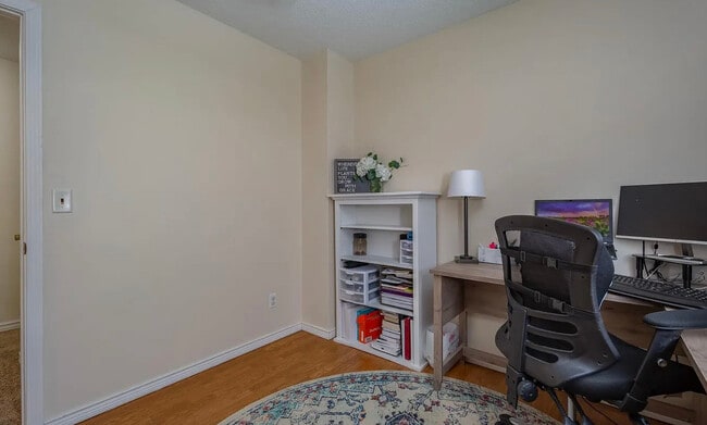 Building Photo - 3117 Windsor Dr