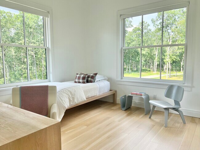 Building Photo - 36 Yuza Mini Ln