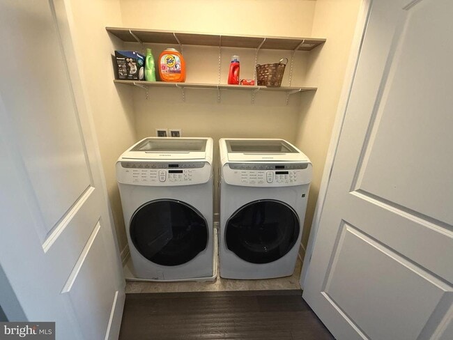 Building Photo - 321 Hendrix Ave