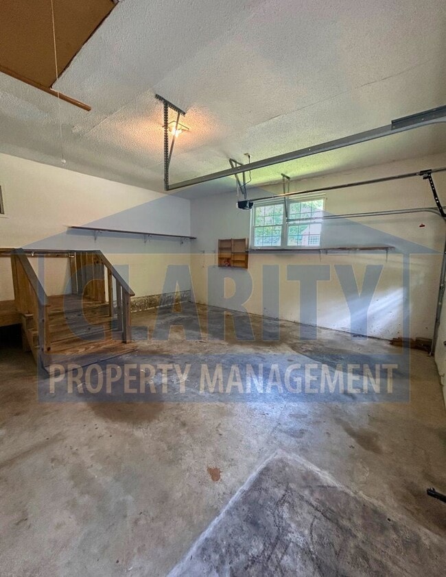 Building Photo - 3 bedroom ranch-style home in Downtown Cle...