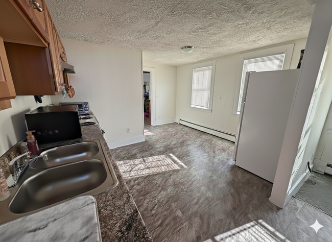 Building Photo - 22-24 Green St