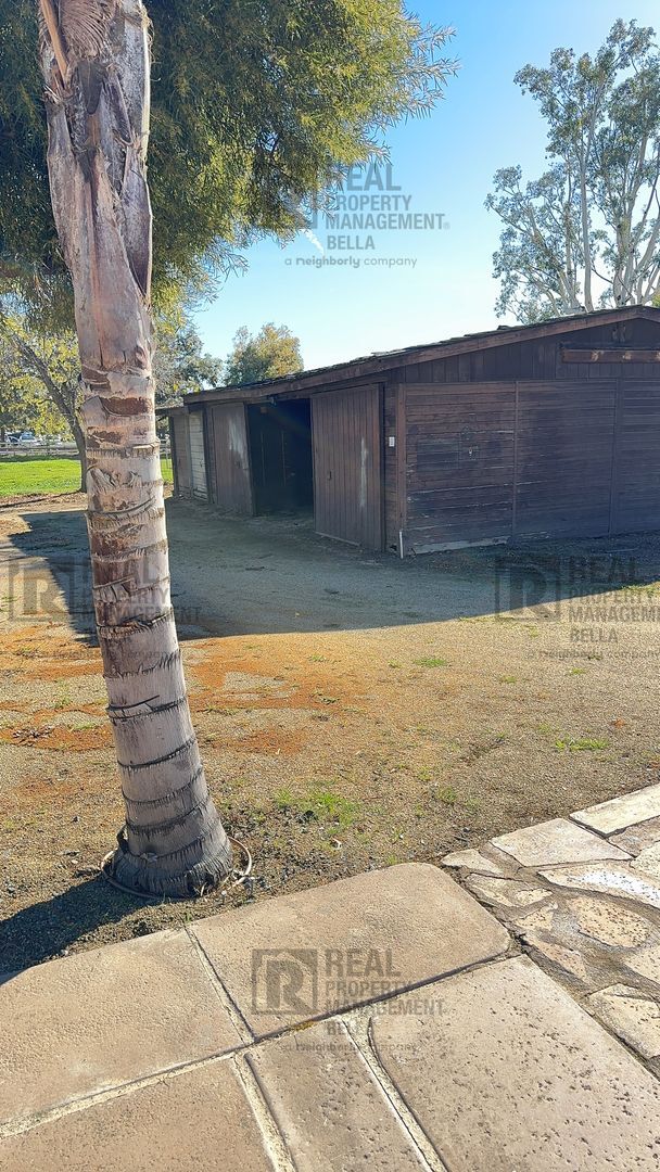 Building Photo - Spacious Single-Story 7-Bedroom Home with Open Layout & Abundant Natural Light