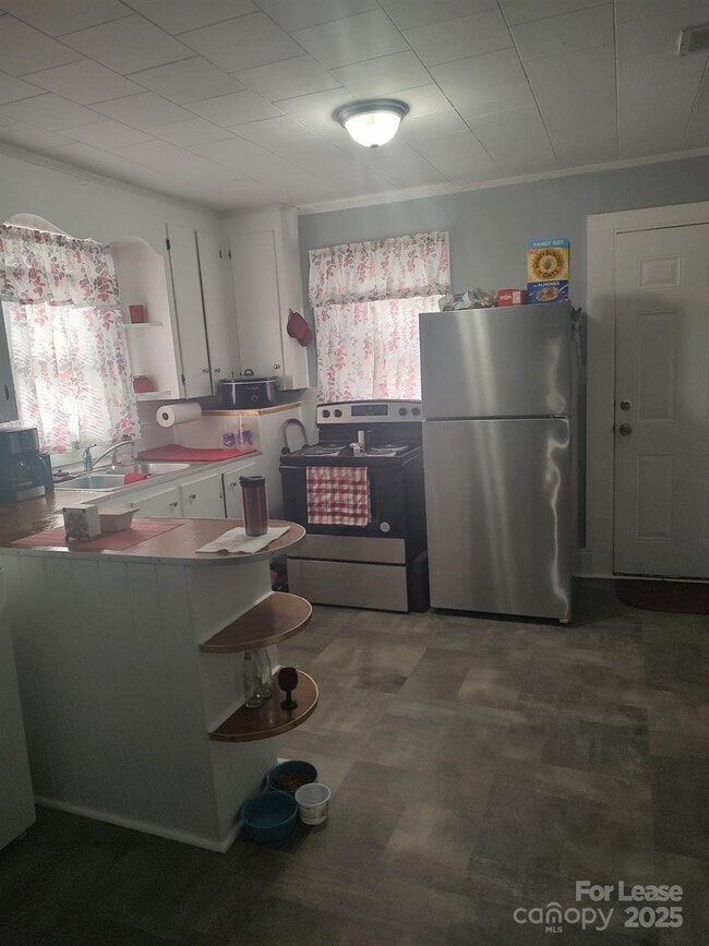 Building Photo - 80 Wade St