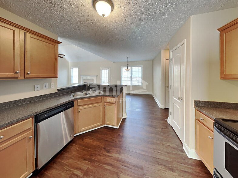 Building Photo - 3892 Refinement Way