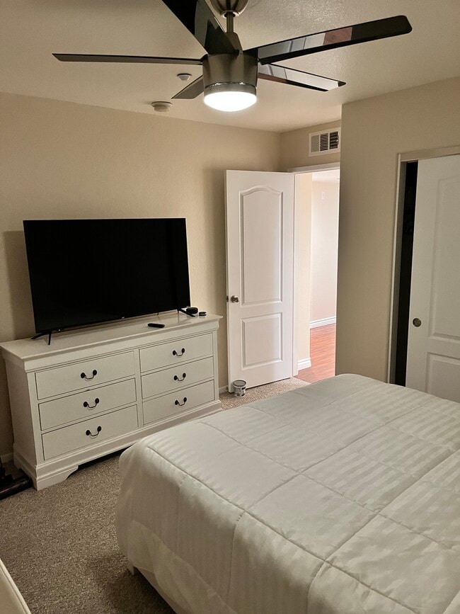 Room Cost: $1500 per month - 3470 Coastline Pl