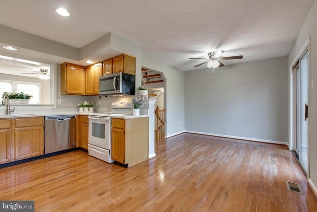 Building Photo - 7943 Brightmeadow Ct