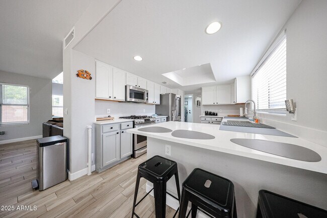 Building Photo - 3902 E Rosemonte Dr