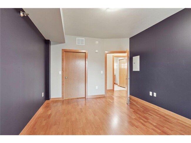 Building Photo - 317 Groveland Ave