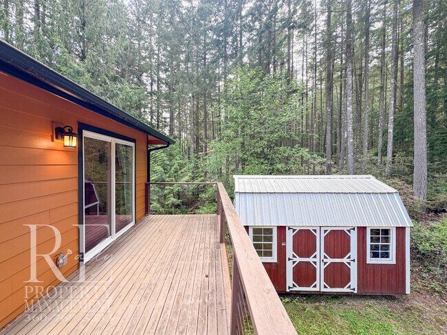 Building Photo - Bright & Spacious Split-Level Home with Gourmet Kitchen, Skylight & Expansive Yard
