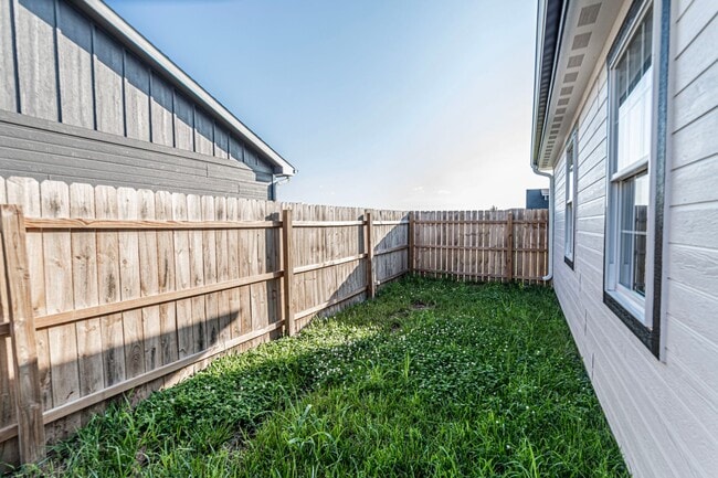 Building Photo - Please View 3D Virtual Walk-Through Before...