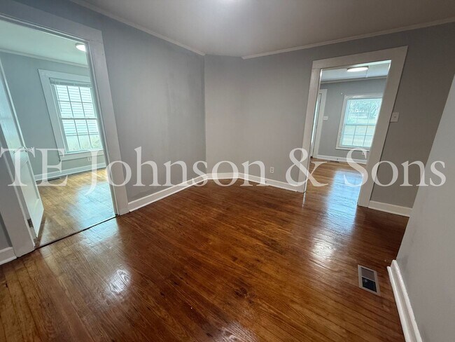Building Photo - Charming Three Bedroom Home in Winston Sal...