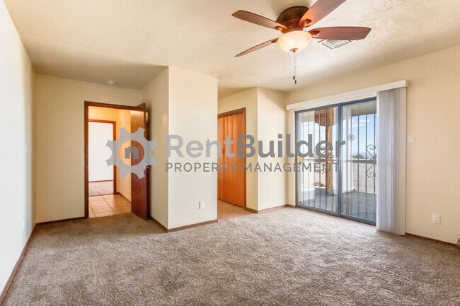 Building Photo - 2805 Palo Verde Dr NE