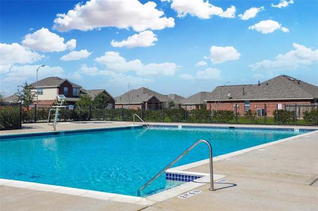 Building Photo - 15111 Longleaf Frst Dr