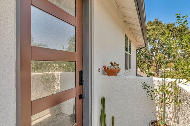 Building Photo - Fresh and Modern 1BD/1BA Upstairs ADU Near Downtown Livermore!