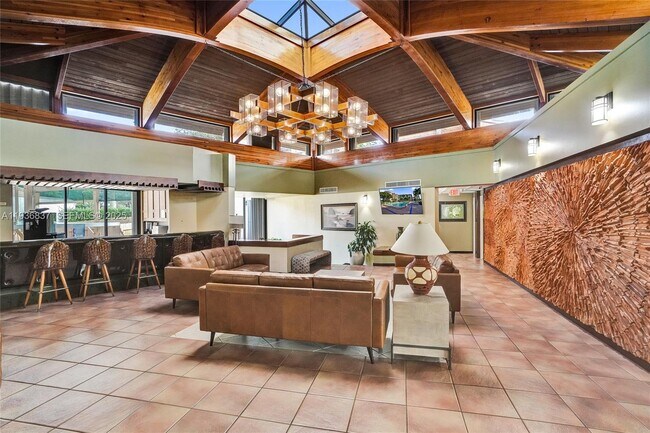 Building Photo - 1200 St Charles Pl