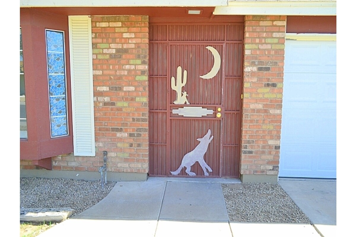 Building Photo - 6941 W Vermont Ave