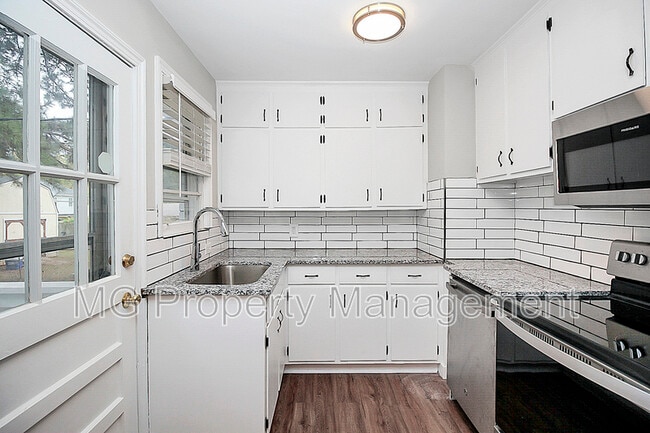 Building Photo - 1419 Herrin Ave