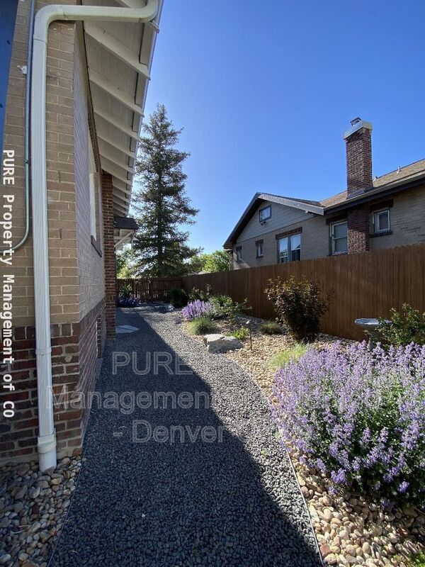 Building Photo - 1461 N Raleigh St