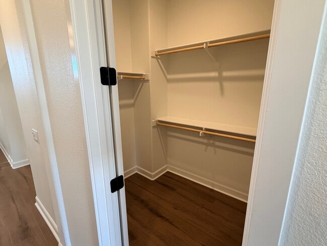 Building Photo - 513 Proton Pl