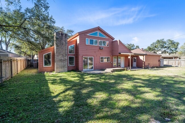 Building Photo - 4510 Hidden Springs Dr