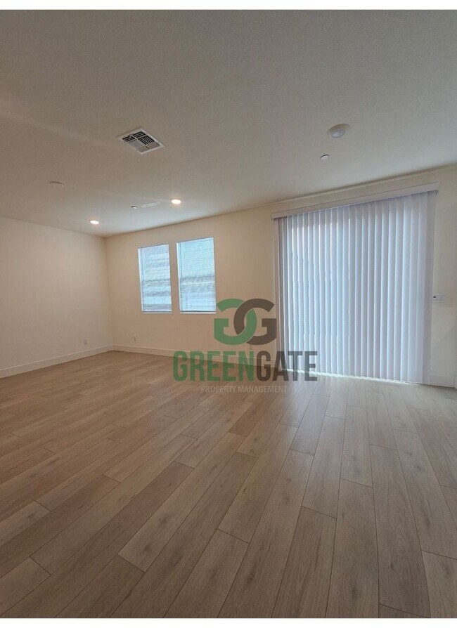 Building Photo - 3 Bedroom 2.5 Bath New Build in Lathrop! AVAILABLE NOW!!