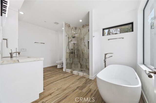 Building Photo - 6565 Pickwick St