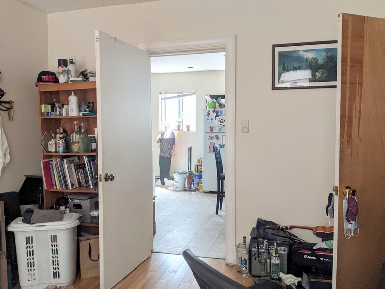 Building Photo - 52 Gorham St