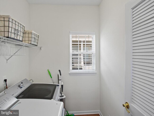 Building Photo - 1713 Allerford Dr