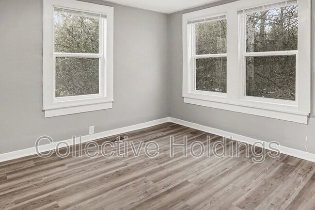 Building Photo - 3640 Wenonah Rd SW